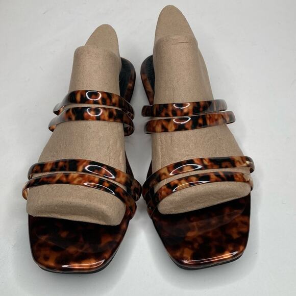 Lulu's Tortoise Vinyl Slide Flats Sandals Size 6 - Picture 3 of 7
